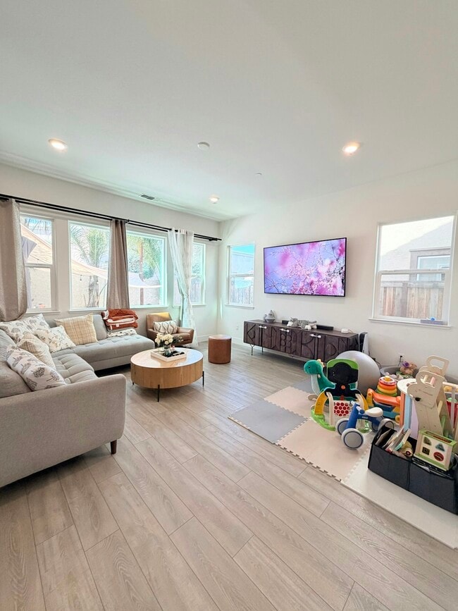 Photo - 42 Redberry Loop