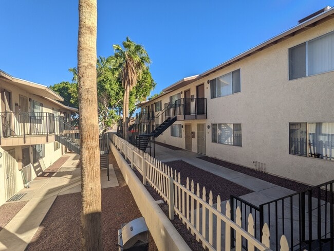 Pacifica Manor