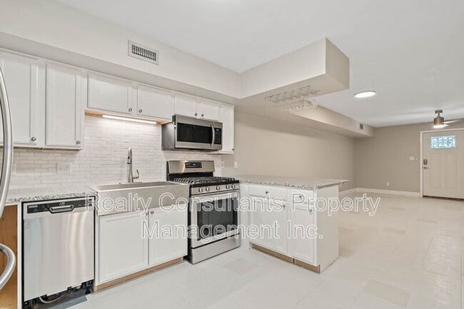 Photo - 604 E Iredell Ave