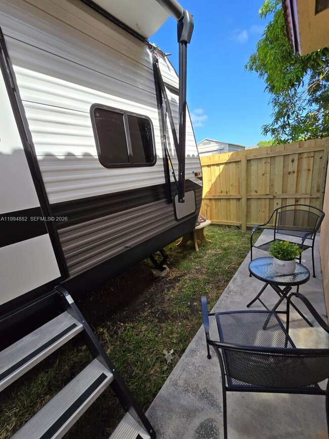 Photo - 604 SE 12th Ter