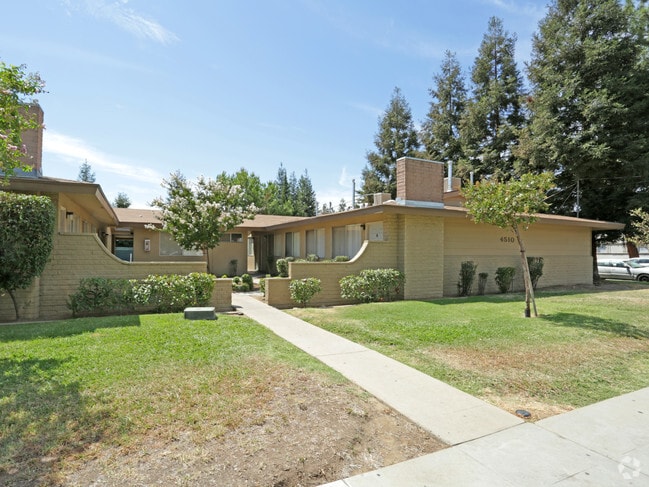 4510 E Sierra Madre Ave