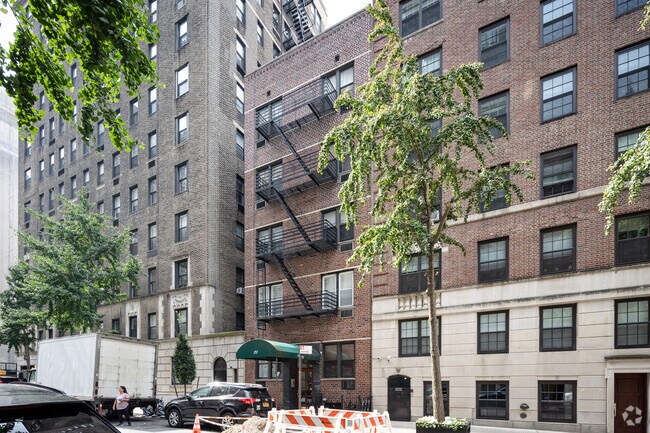 Photo - 20 E 88th St