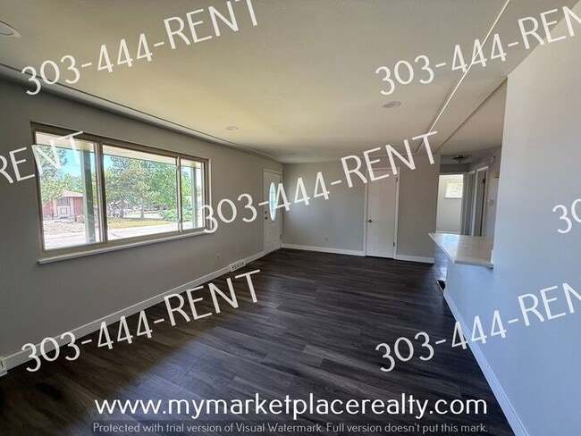 Charming Lakewood Home - 4 Bedrooms & 2 Bathrooms