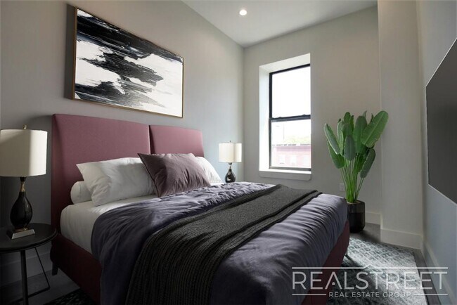 Photo - 697 Dekalb Ave