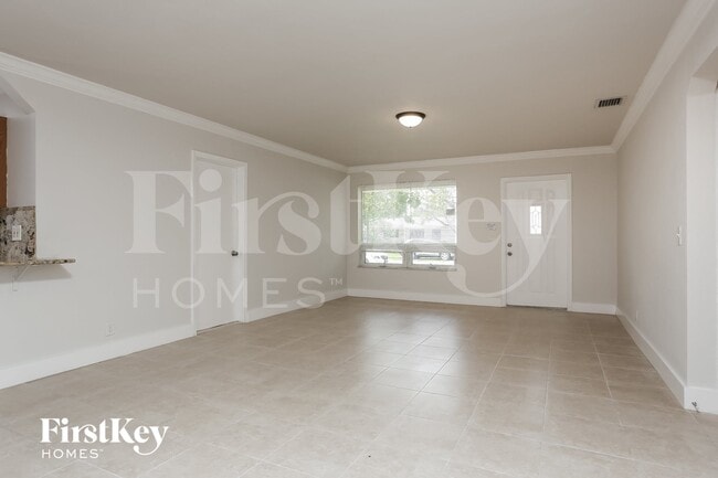 Photo - 470 NW 41st St
