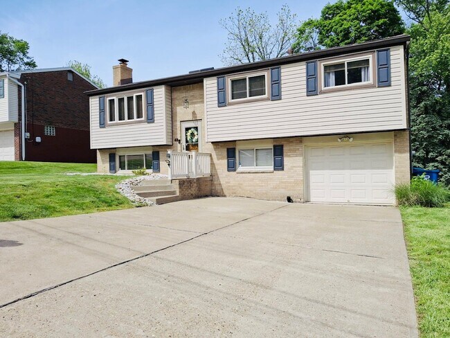 Photo - 62 Dundalk Dr