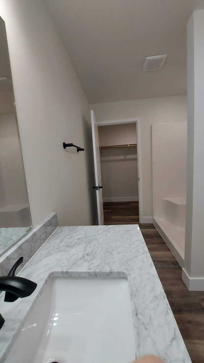 Photo - 1723 Talon St