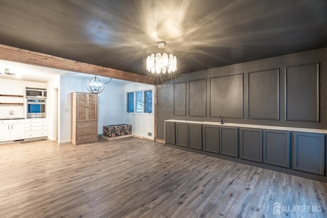 Photo - 339 Middle Rd