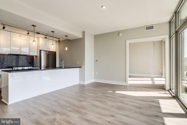 Photo - 88 V St SW Unit 402