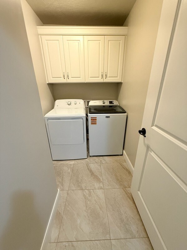 Photo - 355 W 200 S