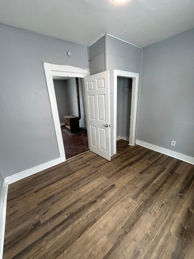 Photo - 319 Commercial St