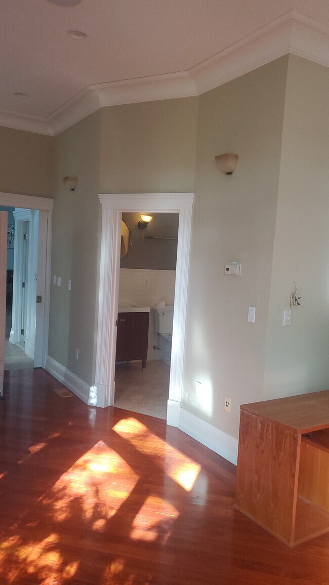 36 Sunhill Ln Apartment Newton, MA