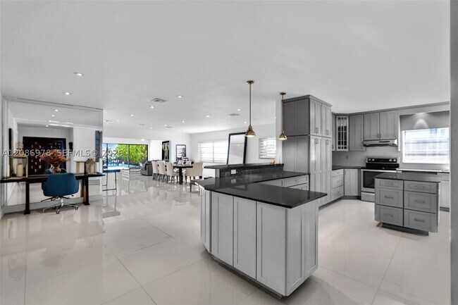 Photo - 1405 Stillwater Dr