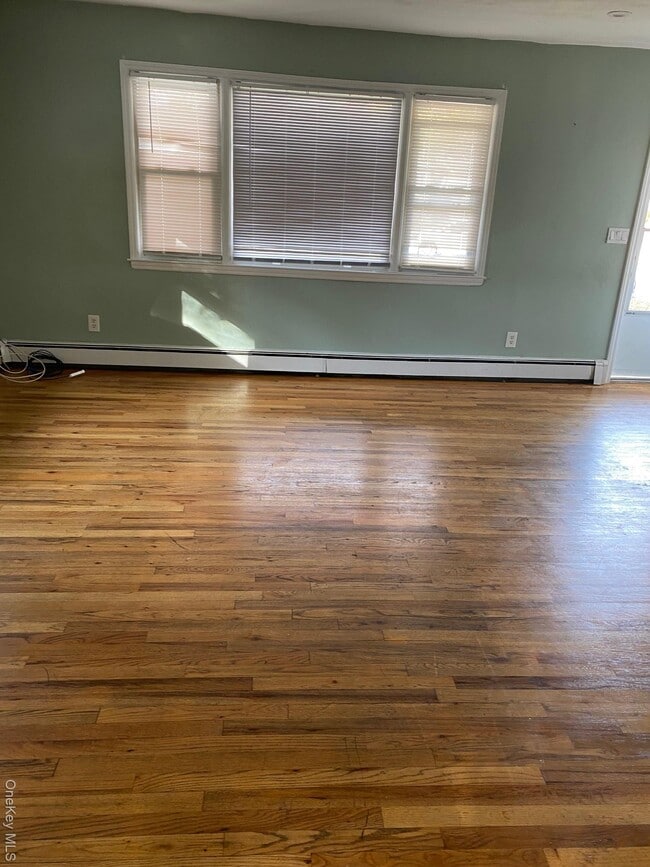 Photo - 16 W 18th St