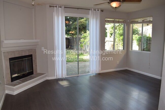 Photo - Lovely 4 Bedroom Home in Great Neighborhood