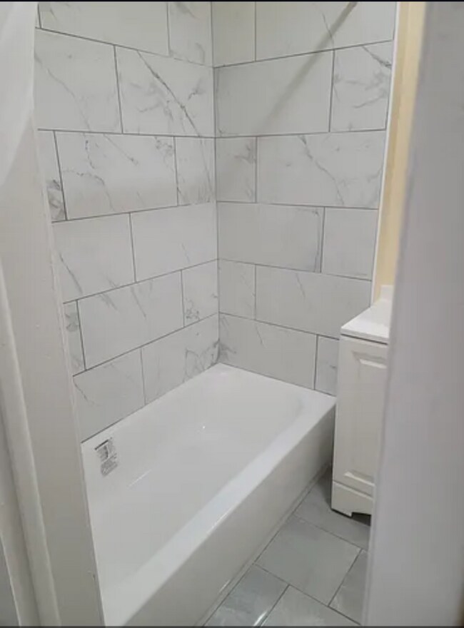 357 Poplar St Unit 2nd Floor