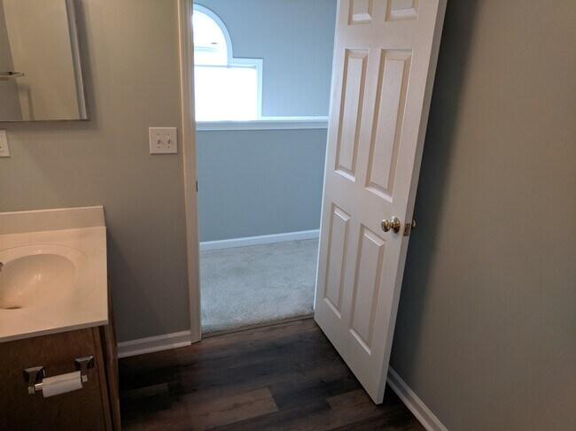 2nd floor bathroom - 202 Alde St