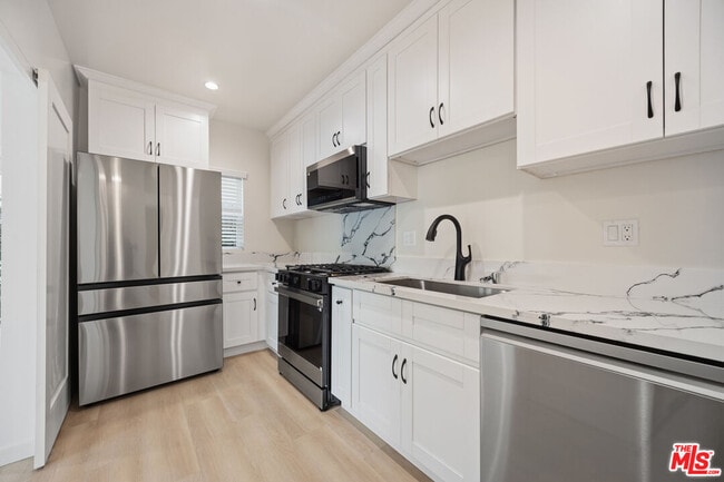 Photo - 3015 Stocker Pl