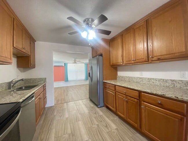 Photo - 2/1.5 Beachside Bungalow