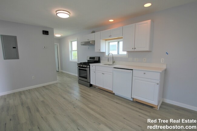Building Photo - 52 Shawmut St Rental