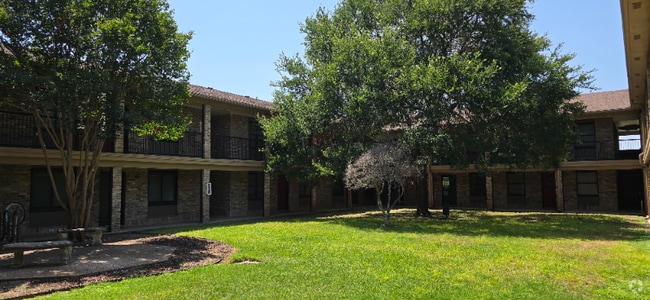 Building Photo - 1214 Baylor Ave Rental