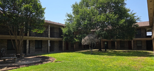 Building Photo - 1214 Baylor Ave Rental