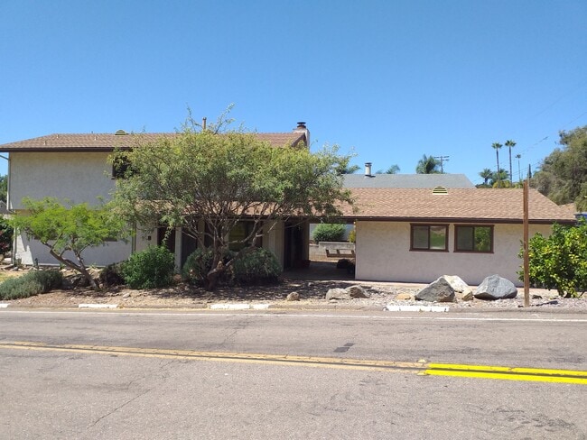 Building Photo - Updated 10193