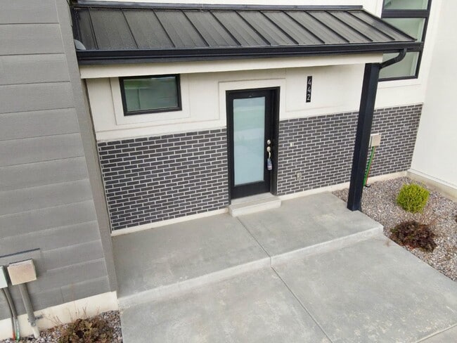 Photo - 442 S 900 W