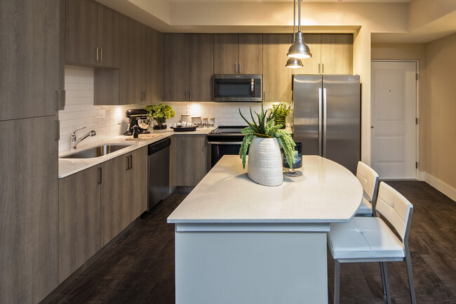 Kitchen and dining area - Avalon 850 Boca Apartments