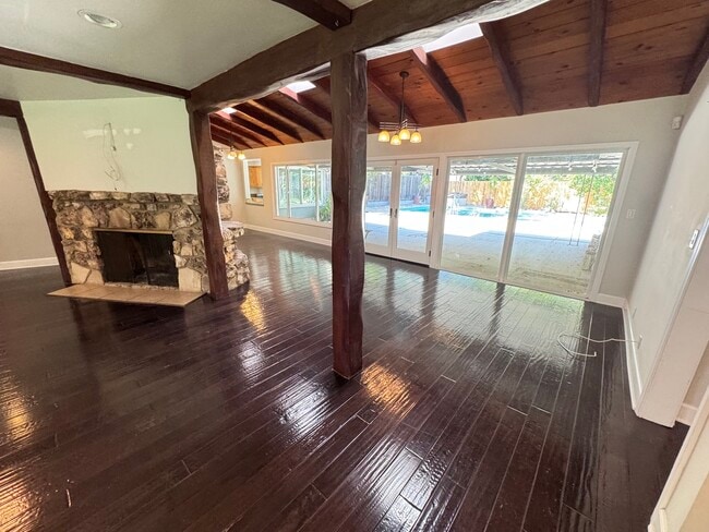 Photo - 3957 Woodfield Dr