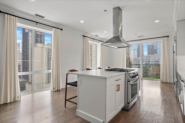 Photo - 60 W Erie St