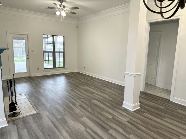 Building Photo - 109 Country Mile Drive