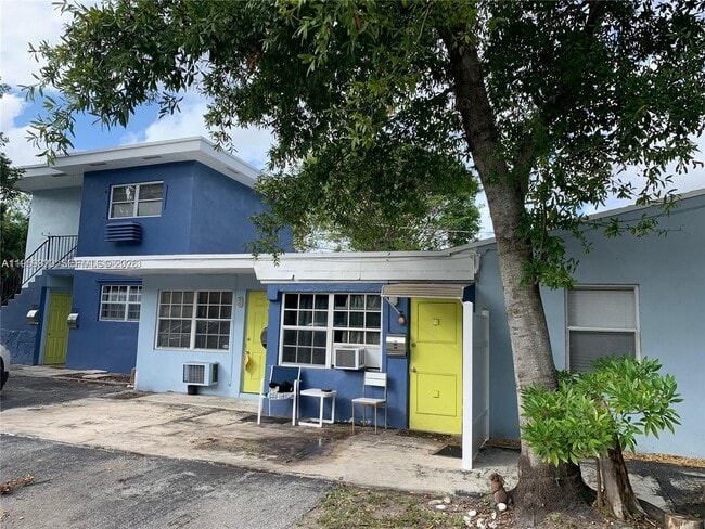 Building Photo - 1151 NE 18th St Unit 2