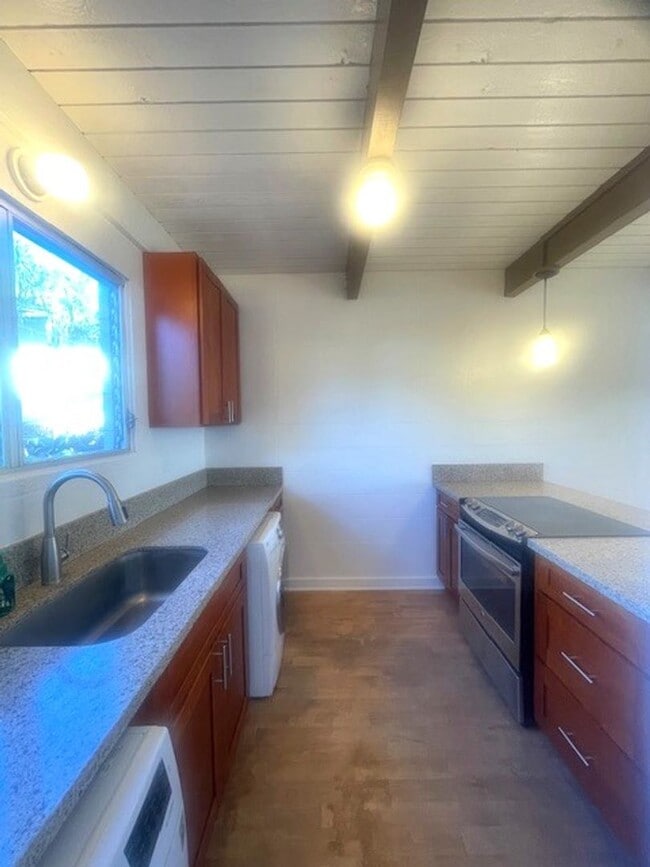 Photo - 2 Bed/ 2 Bath/ 2 Parking unit In Honolulu