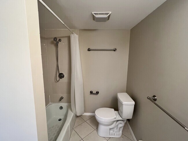 Bath - 88 Beacon St Unit 5