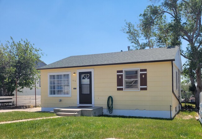 Photo - 1316 High St House