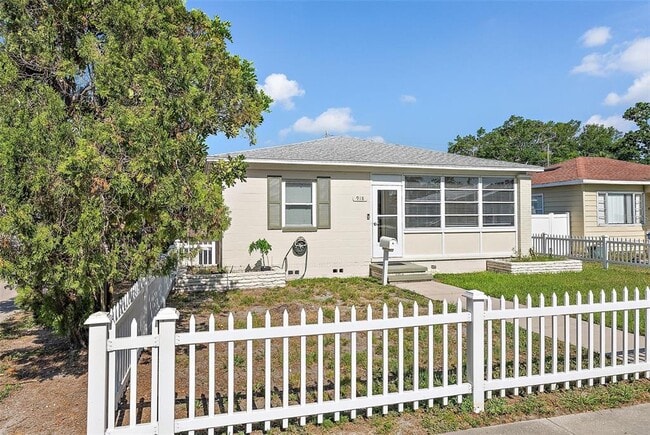 Photo - 918 27th St N