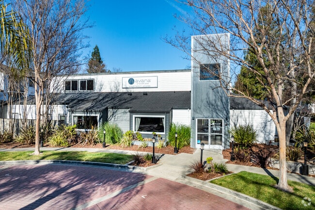 Leasing Office