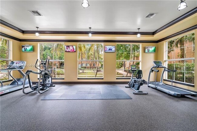 8030 N Nob Hill Rd Unit 102
