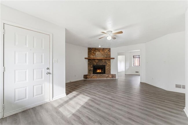 Photo - 2130 Fieldstone View Ct SE