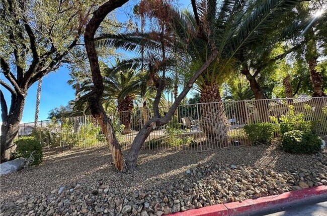 6480 Annie Oakley Dr