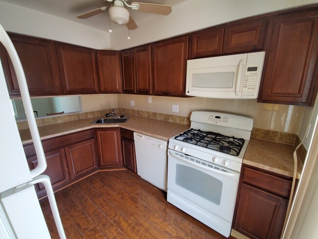 Kitchen - 3525 Rebecca Ln Unit E