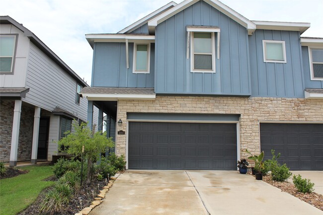 Building Photo - 4203 Champlain Wy