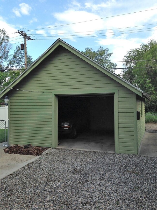 Photo - Charming 2 Bedroom Home Near Pioneer Park, Hospitals & Schools!