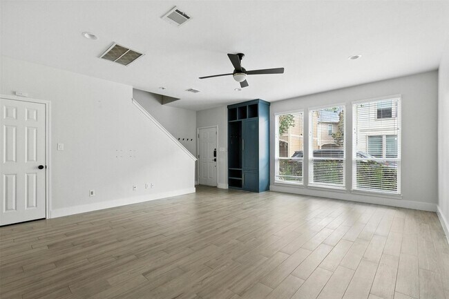 Photo - 2020 Bailey St