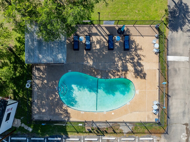 Pool Lookdown