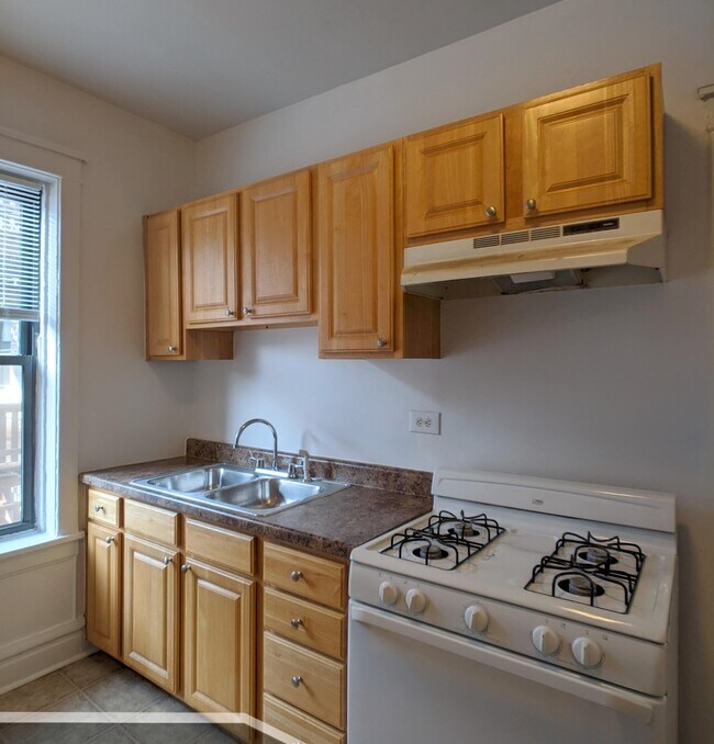 Photo - 2524 N Kedzie Blvd Unidad 3E Rental