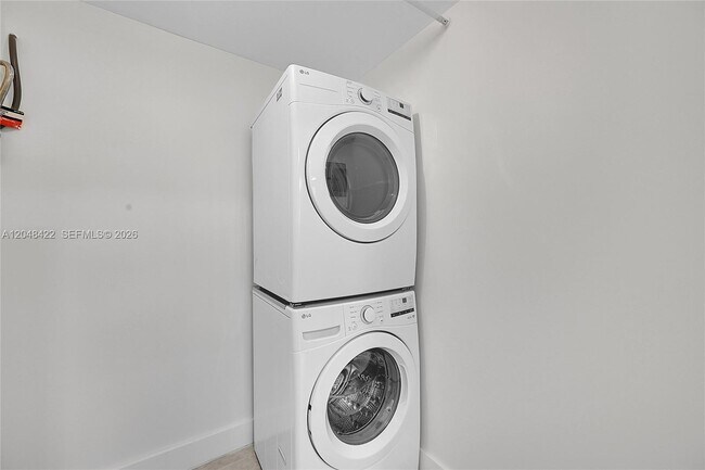 Photo - 810 SW 12th Ct Unit 810