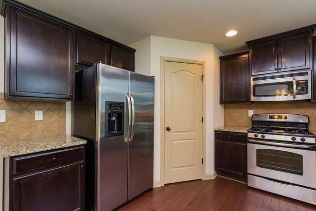 Photo - 1828 Bridle Rd