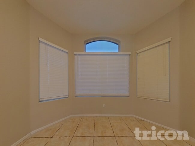 Photo - 117 S 125th Ave